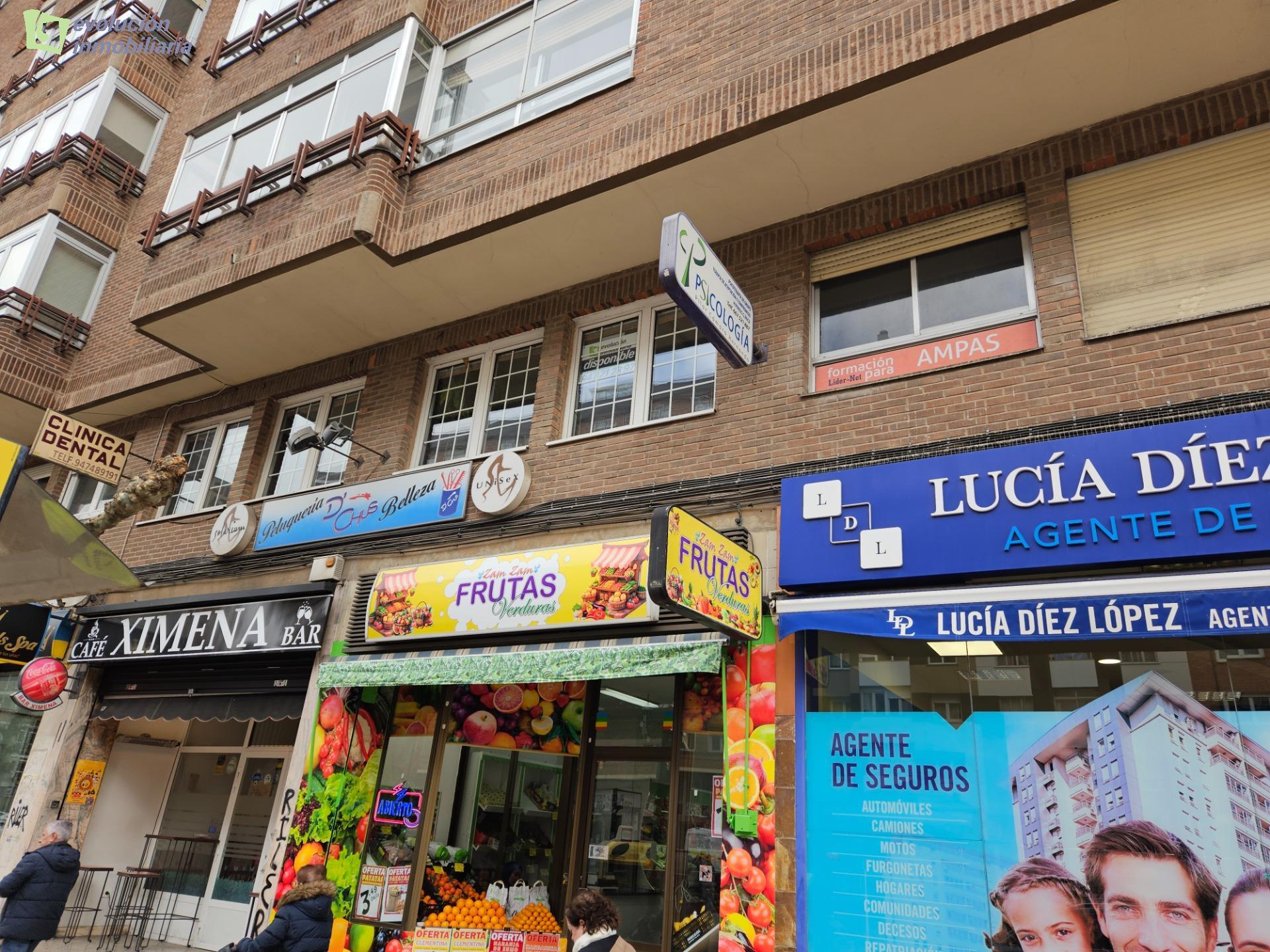 Local comercial en entreplanta en Burgos zona Gamonal - Peluquería