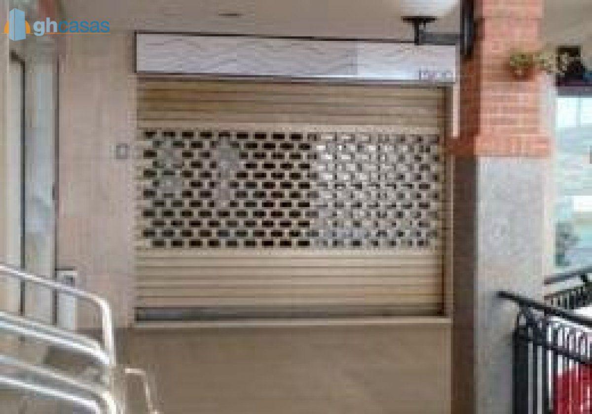 Local comercial en venta en Nuevo Baztan - Centro comercial (Madrid)