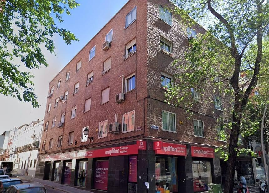 Local comercial en el barrio de Puerta del Ángel, Madrid.